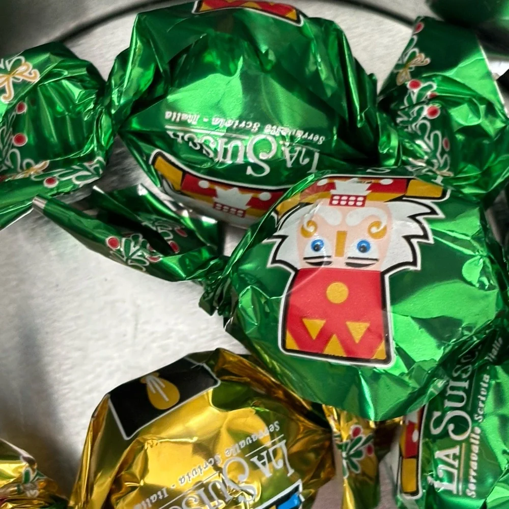 Red and Brown Candle Gift Set - Picture 4 of 11